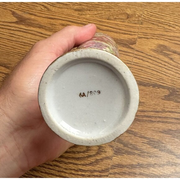 Royal Standard Virginia Stock Chintz Hand-painted Porcelain vase; 7 3/4”; VTG - Picture 3 of 6